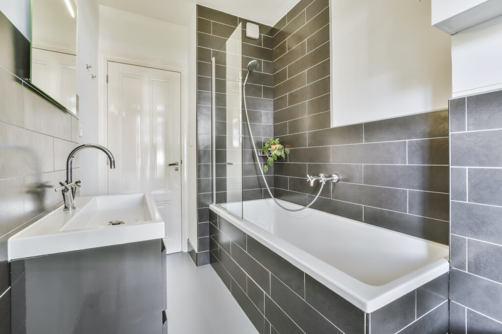 Discover stunning bathroom renovation pics that inspire your next project! Explore our gallery for ideas, tips, and the latest trends in bathroom design.