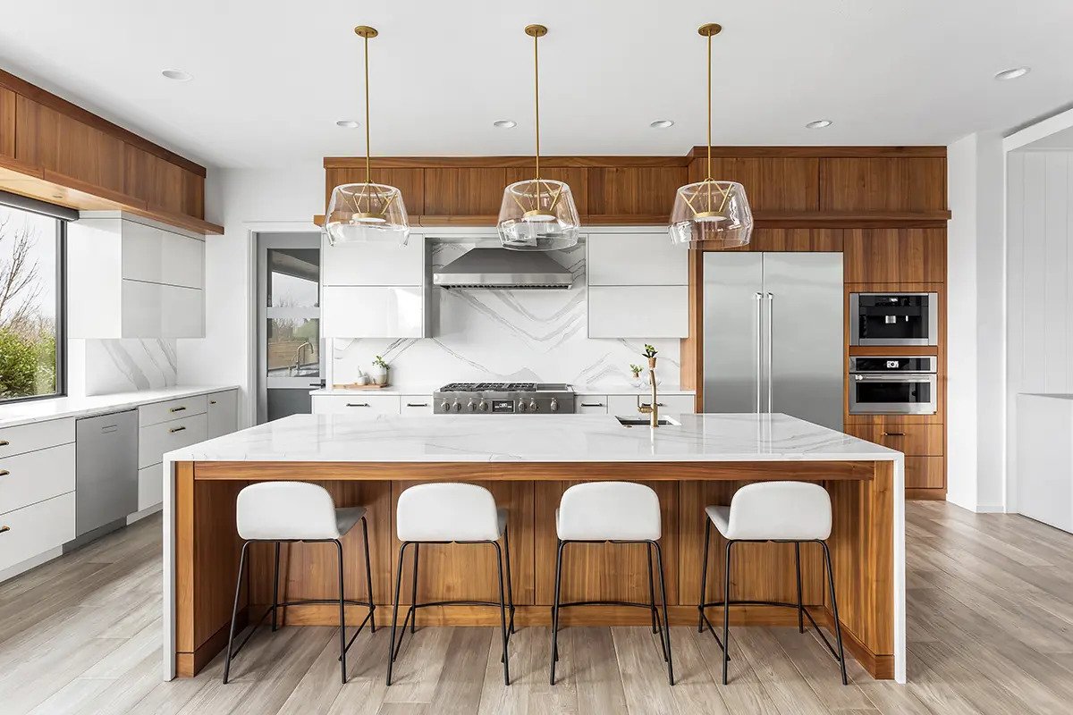 Modern Kitchen Remodeling With a Great Design and Cabinets in Somerville Area.